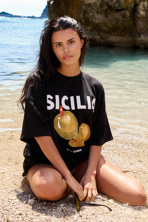 Kaiia Sicilia Olives Graphic Oversized T-Shirt Black