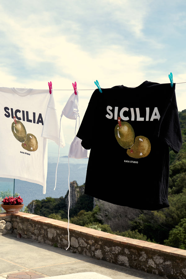 Kaiia Sicilia Olives Graphic Oversized T-Shirt Black