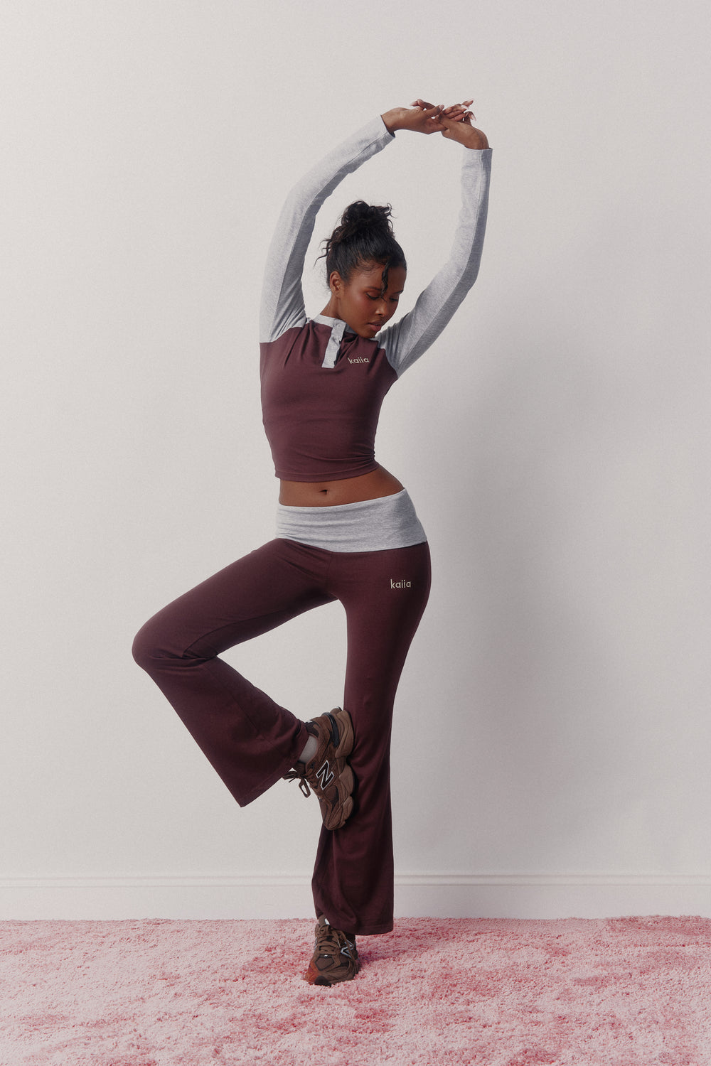 Kaiia Contrast Waistband Yoga Flares Mocha Brown & Grey
