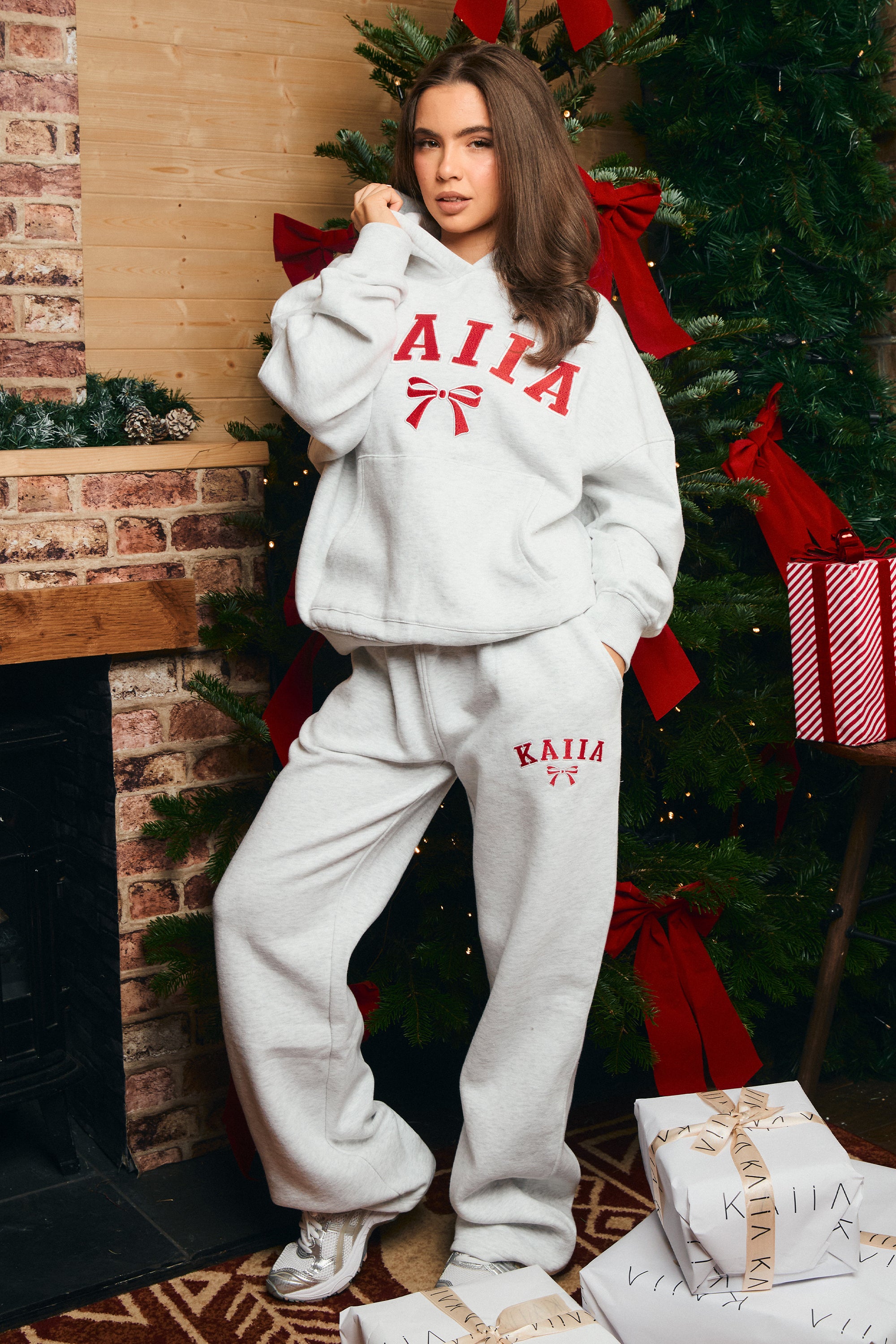 Kaiia Bow Embroidered Ribbed Waistband Wide Leg Joggers Light Grey Marl & Red