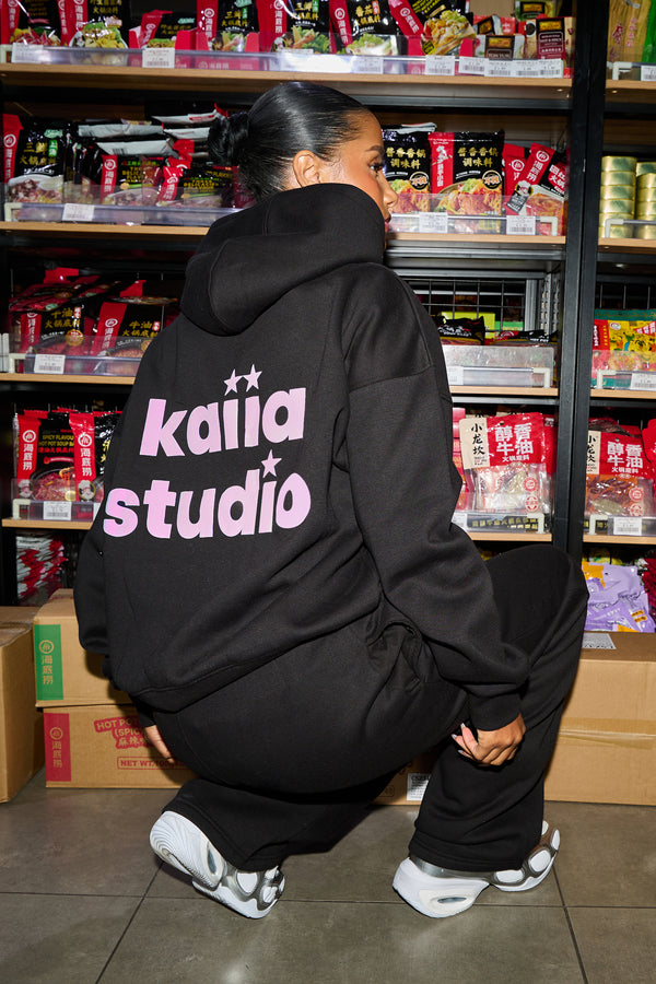Kaiia Studio Star Oversized Hoodie Black & Shell Pink