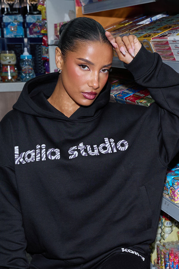 Kaiia Star Zebra Print Oversized Hoodie Black