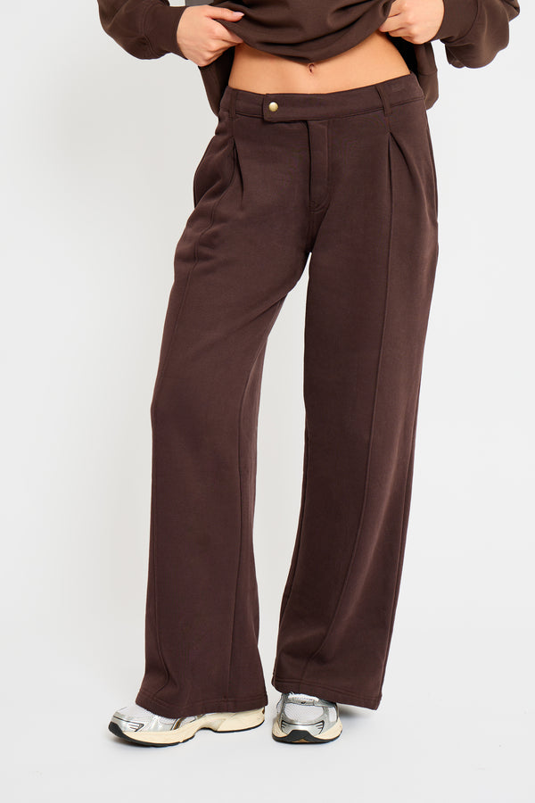 Kaiia Interlock Pintuck Straight Leg Joggers Bitter Chocolate