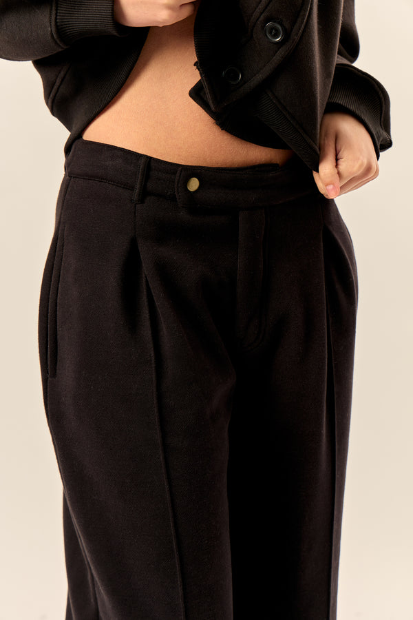 Kaiia Pleat Detail Tailored Wide Leg Joggers Black