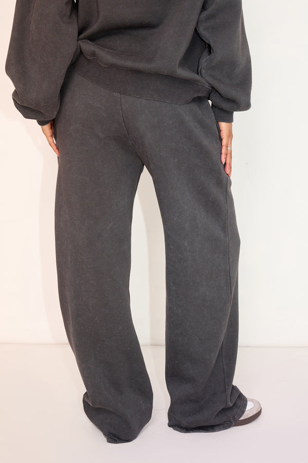 Kaiia Wide Leg Joggers Washed Black