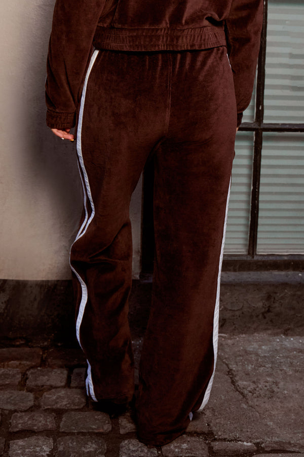 Kaiia Velour Side Stripe Straight Leg Joggers Chocolate & Cream