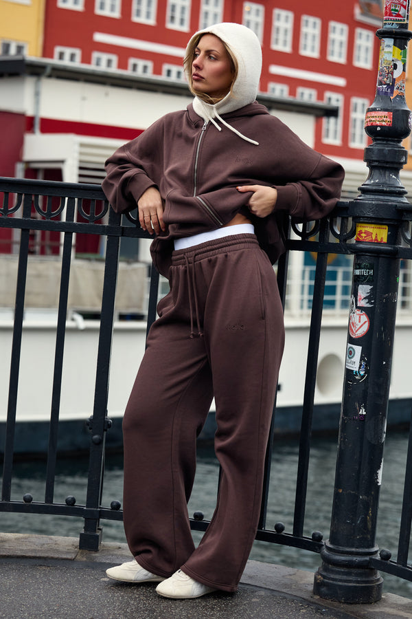 Kaiia High Waisted Double Waistband Joggers Bitter Chocolate