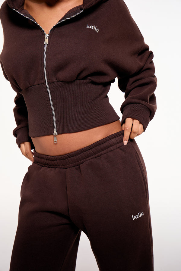 Kaiia Chrome Logo Mid Rise Wide Leg Joggers Bitter Chocolate