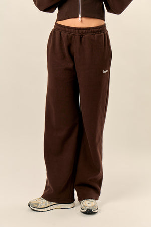 Kaiia Chrome Logo Mid Rise Wide Leg Joggers Bitter Chocolate