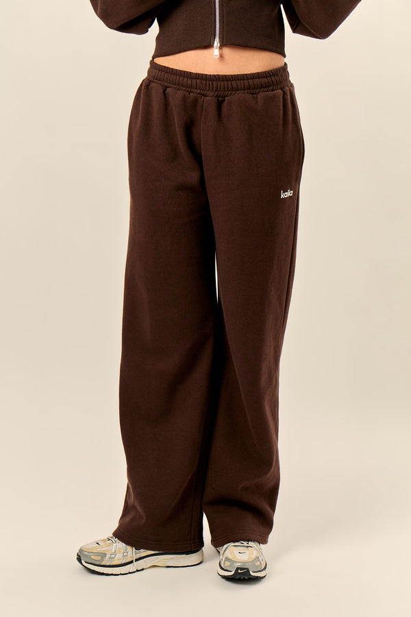 Kaiia Chrome Logo Mid Rise Wide Leg Joggers Bitter Chocolate