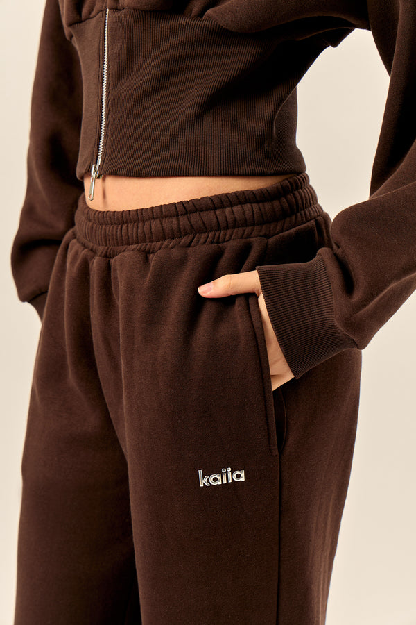 Kaiia Chrome Logo Mid Rise Wide Leg Joggers Bitter Chocolate