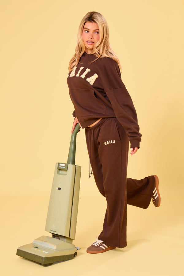 Kaiia Slogan Wide Leg Joggers Bitter Chocolate & Butter Yellow