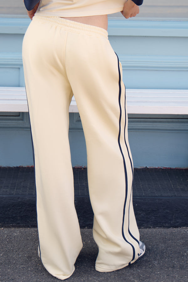 Kaiia Sport Side Stripe Wide Leg Joggers Butter Yellow & Navy