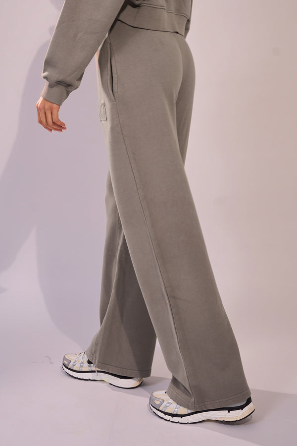 Kaiia Sport Distressed Applique Wide Leg Sweat Pants Mushroom