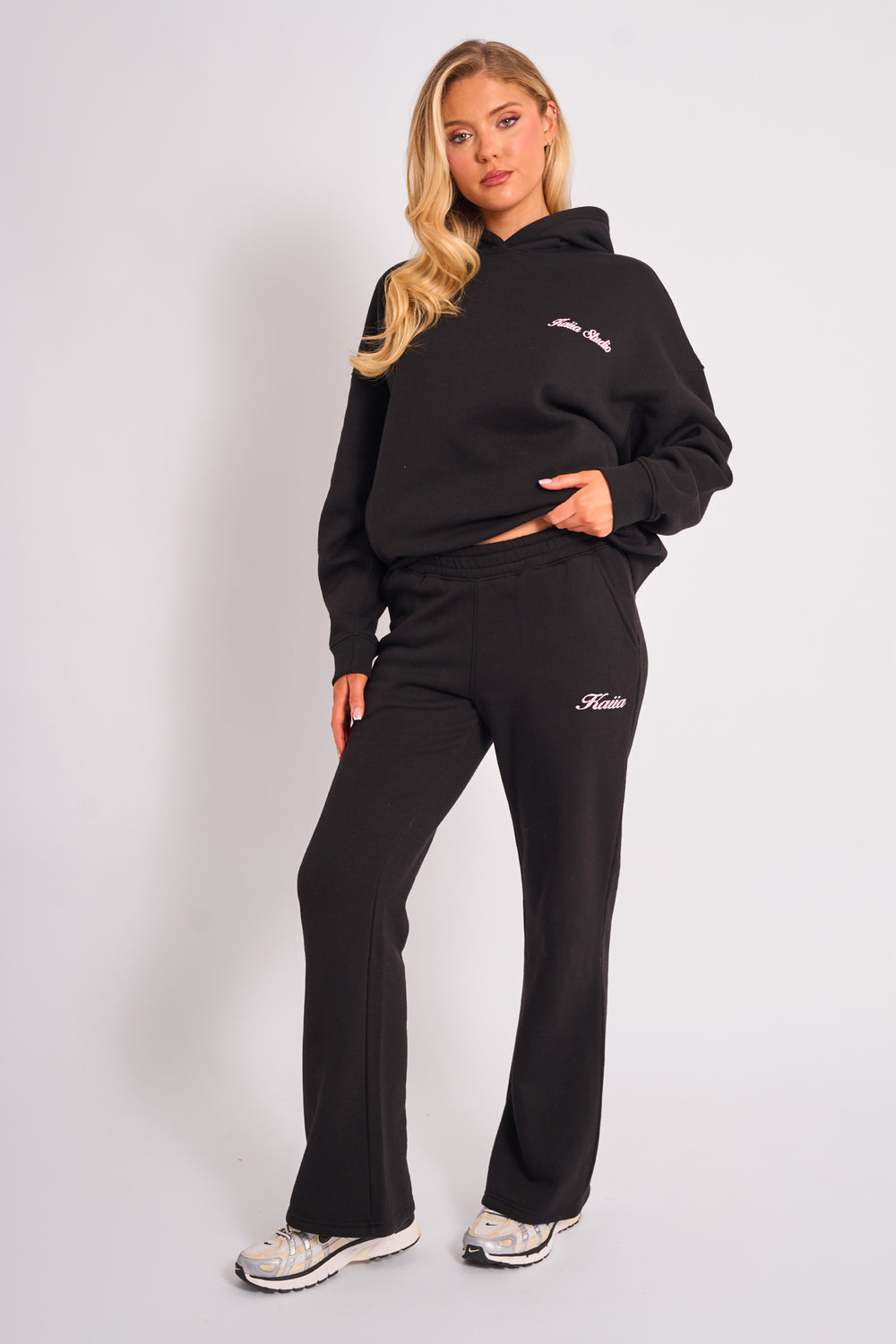 Kaiia Script Wide Leg Joggers Black & Pink