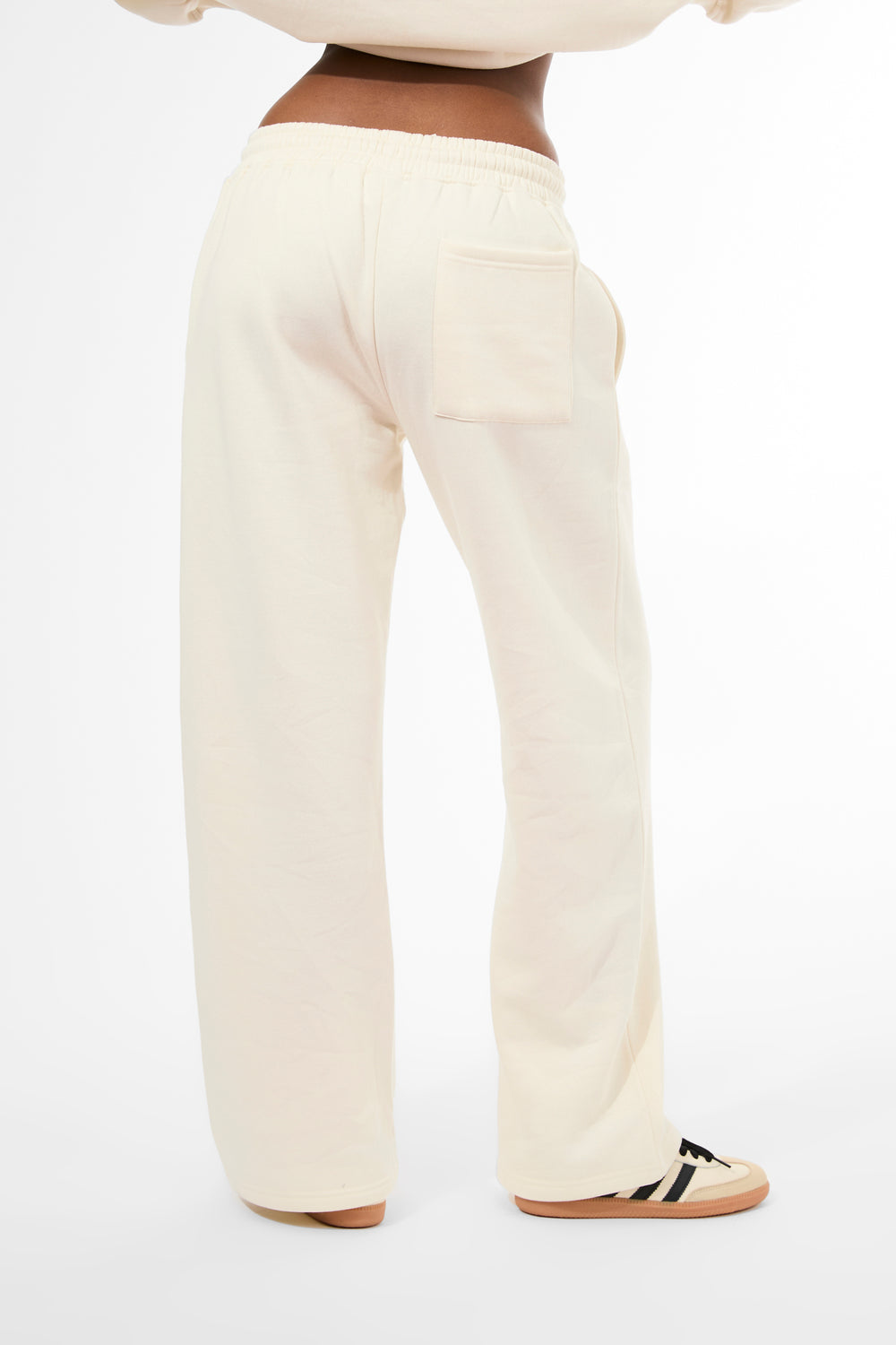 Kaiia Embossed Script Logo Wide Leg Joggers Marshmallow