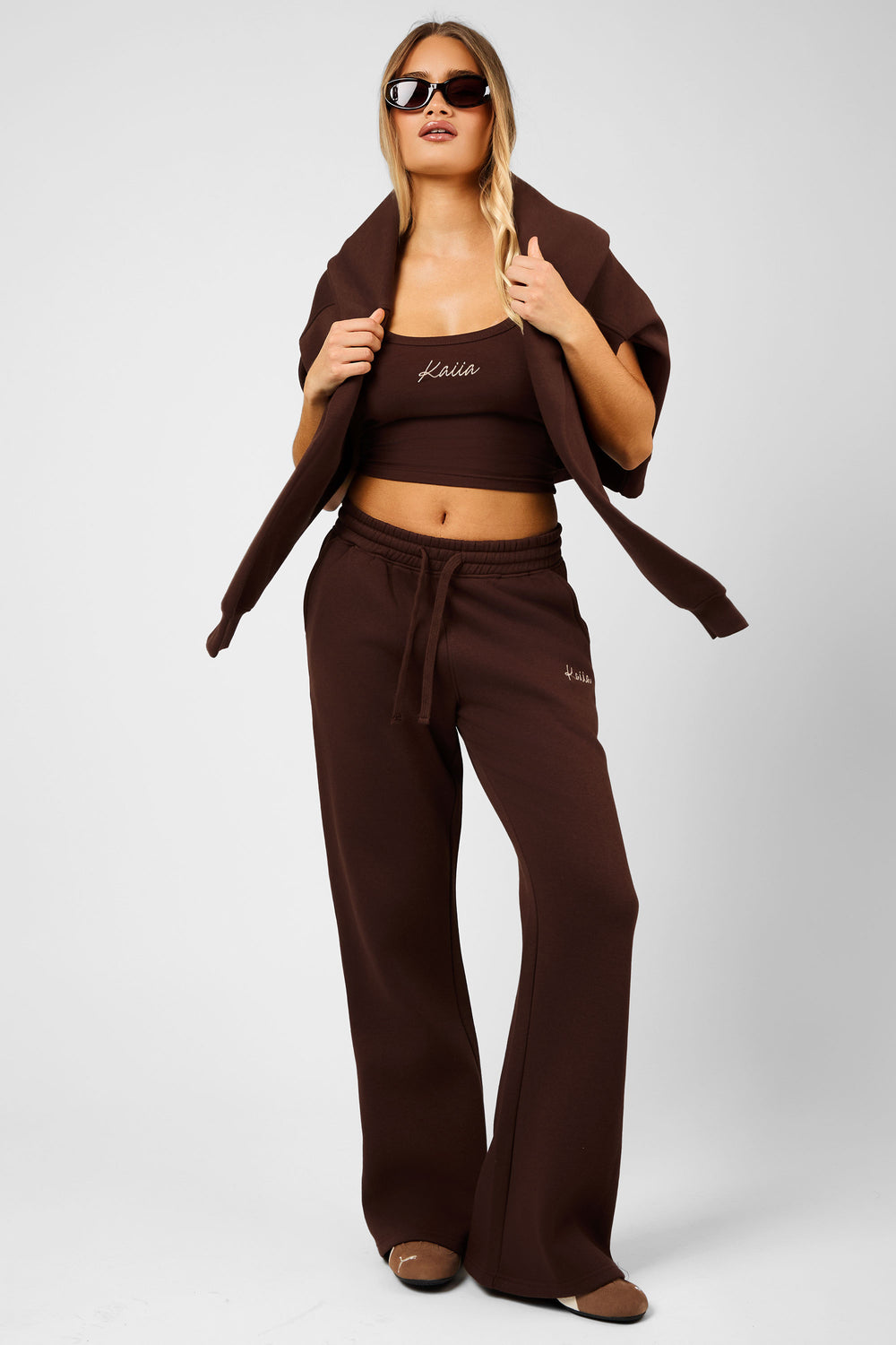Kaiia Script Wide Leg Joggers Peppercorn