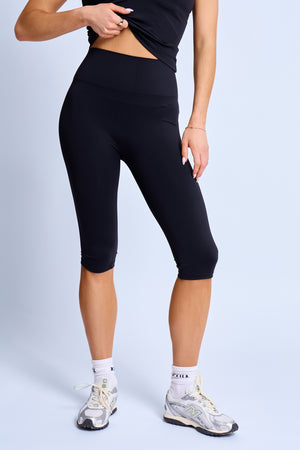 Kaiia Sculpt Capri Leggings Black