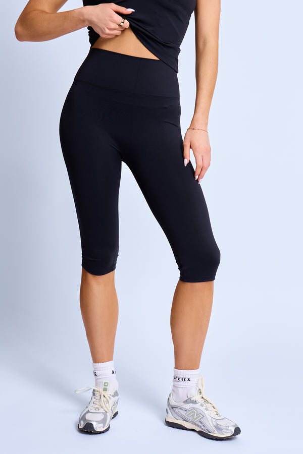 Kaiia Sculpt Capri Leggings Black