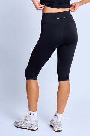 Kaiia Sculpt Capri Leggings Black