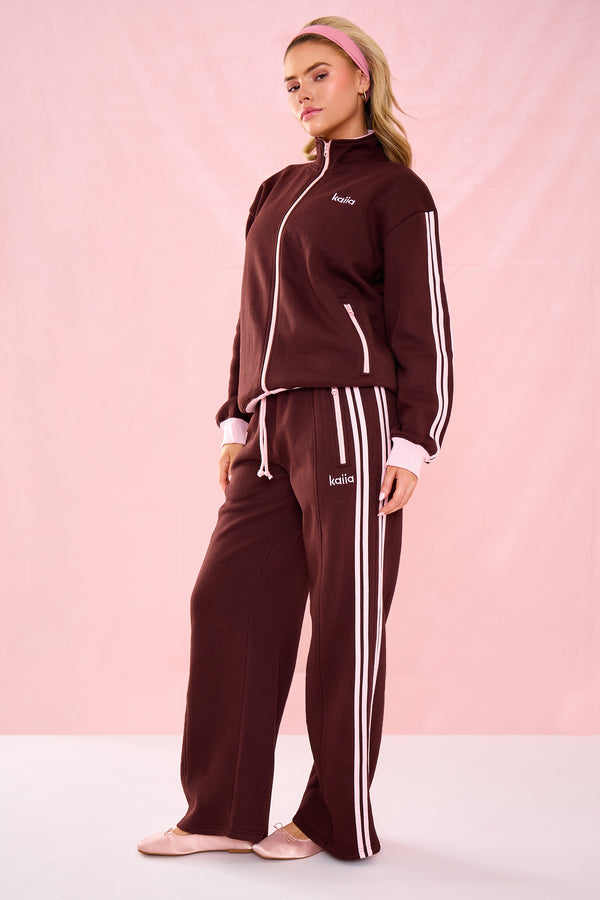 Kaiia Collared Boxy Zip Through Sweatshirt Chocolate & Pink