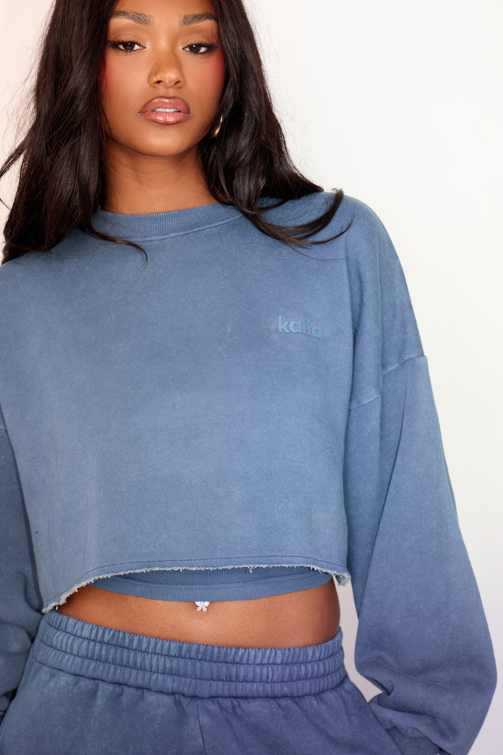 Kaiia Cropped Raw Hem Sweatshirt Washed Petrol