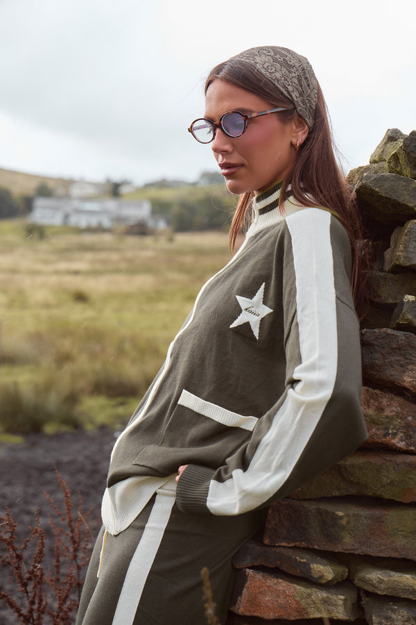 Kaiia Graphic Lightweight Knit Oversized Zip Through Sweatshirt Smoke Olive & Cream