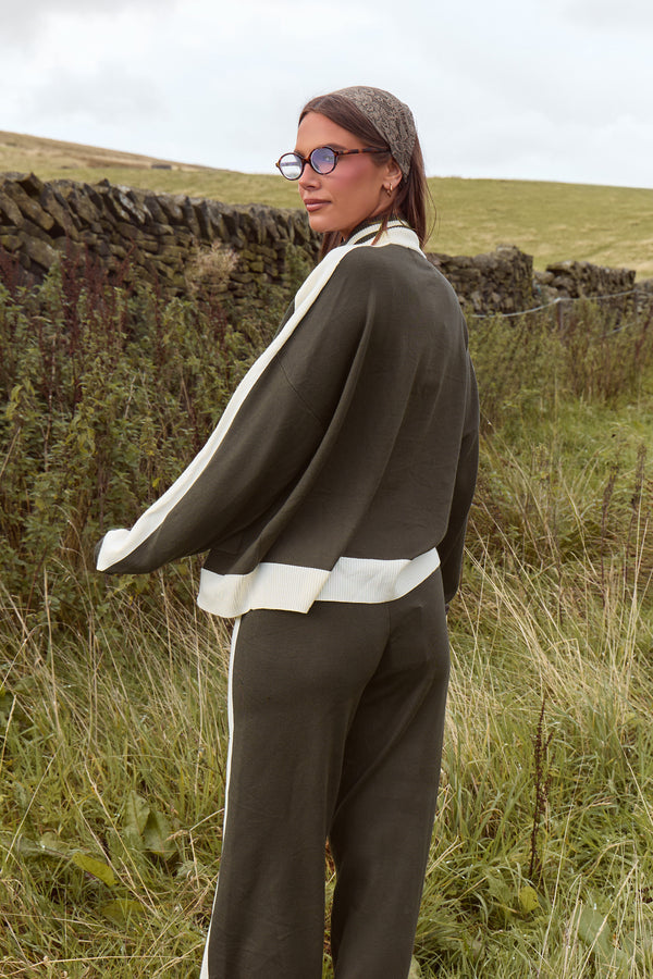 Kaiia Graphic Lightweight Knit Oversized Zip Through Sweatshirt Smoke Olive & Cream