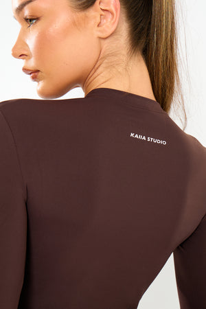 Kaiia Sculpt Long Sleeve Fitted T-Shirt Bitter Chocolate