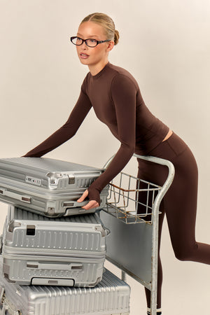 Kaiia Sculpt Long Sleeve Fitted T-Shirt Bitter Chocolate