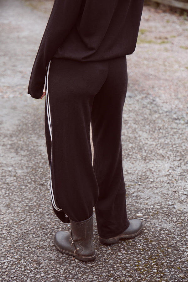 Kaiia Lightweight Knit Side Stripe Wide Leg Trousers Black & White