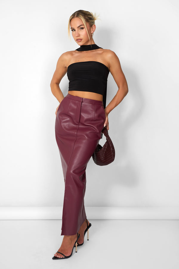 Kaiia Leather Look Maxi Skirt in Burgundy