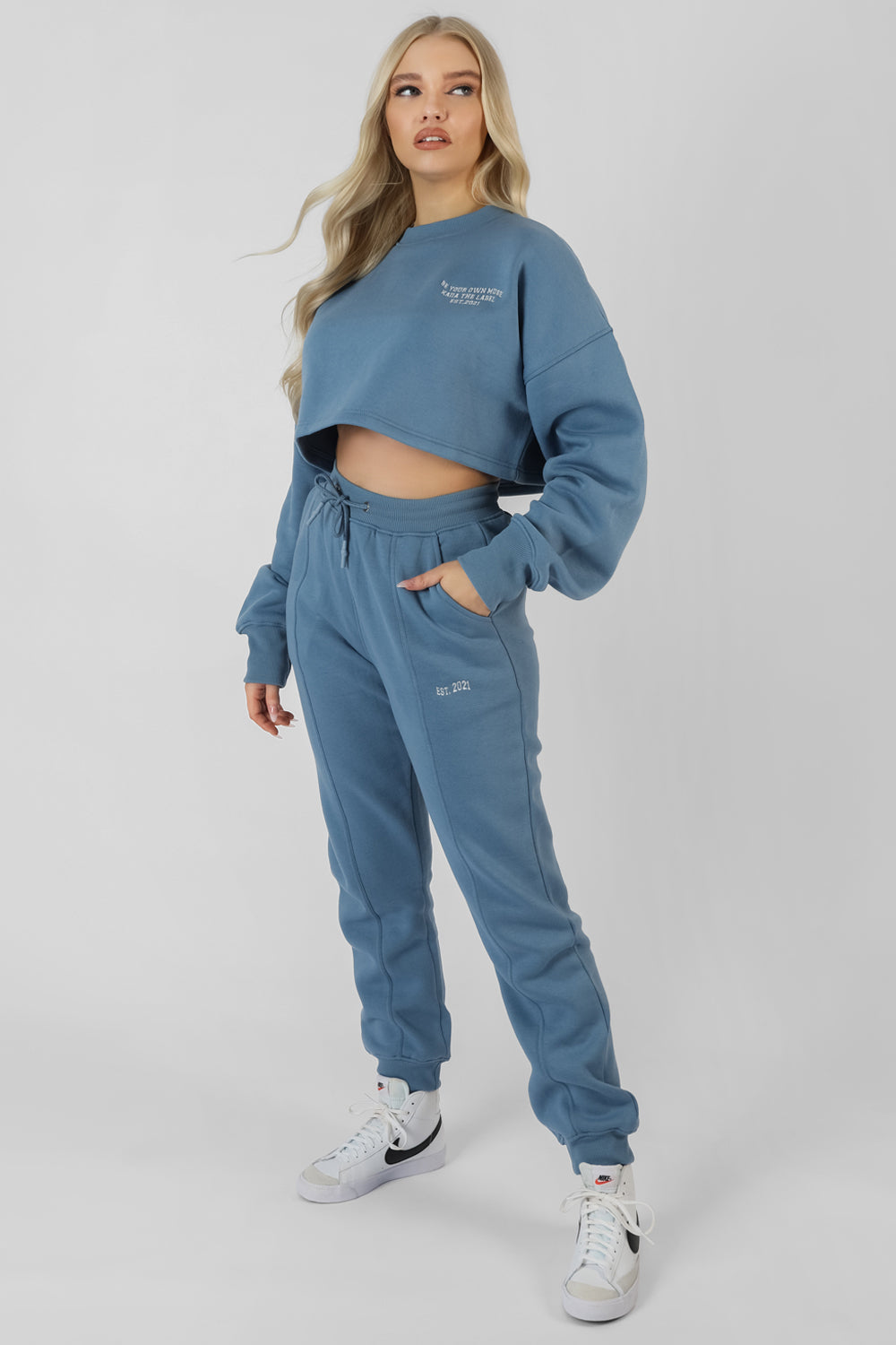 BE YOUR OWN MUSE WAVE PRINT CROPPED SWEATSHIRT BLUE