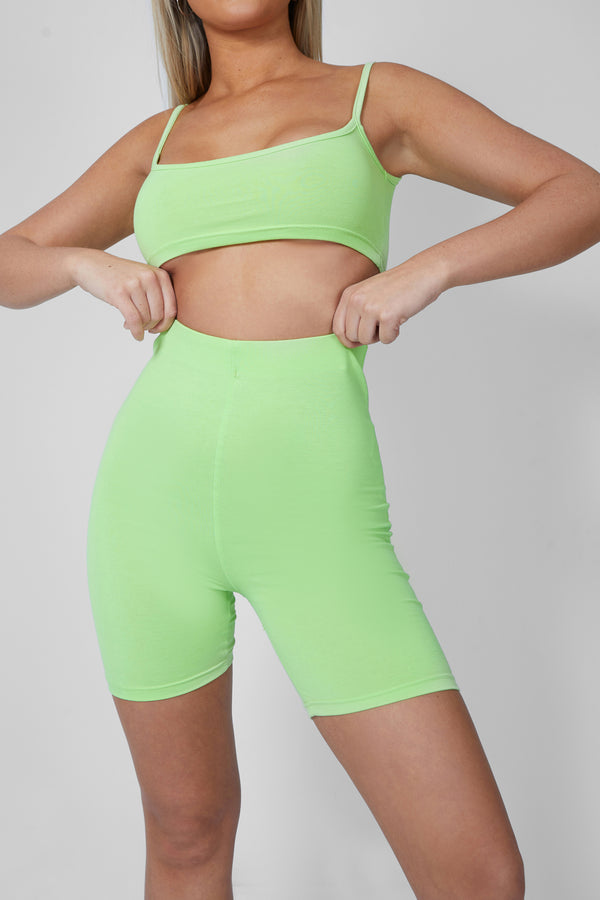 BASIC SCOOP NECK CROP TOP LIME