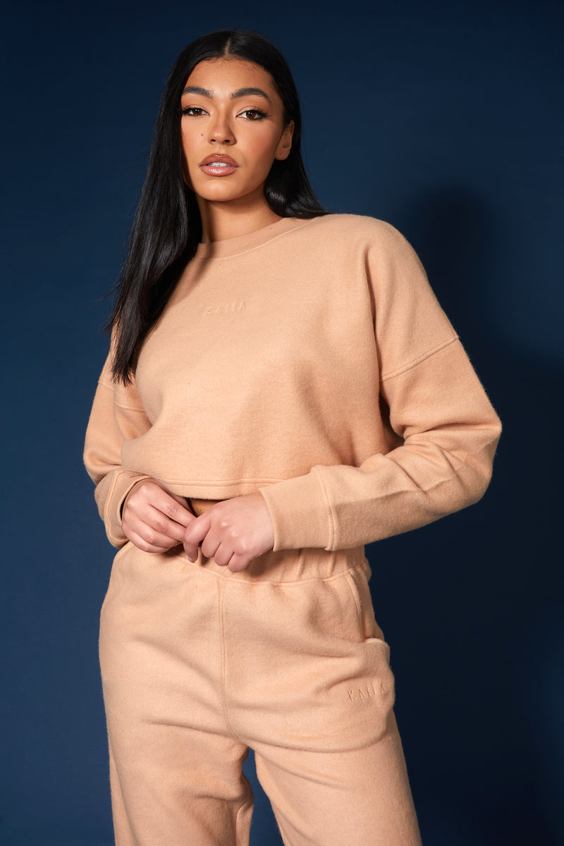 KAIIA FLUFFY CROPPED SWEATSHIRT CAMEL
