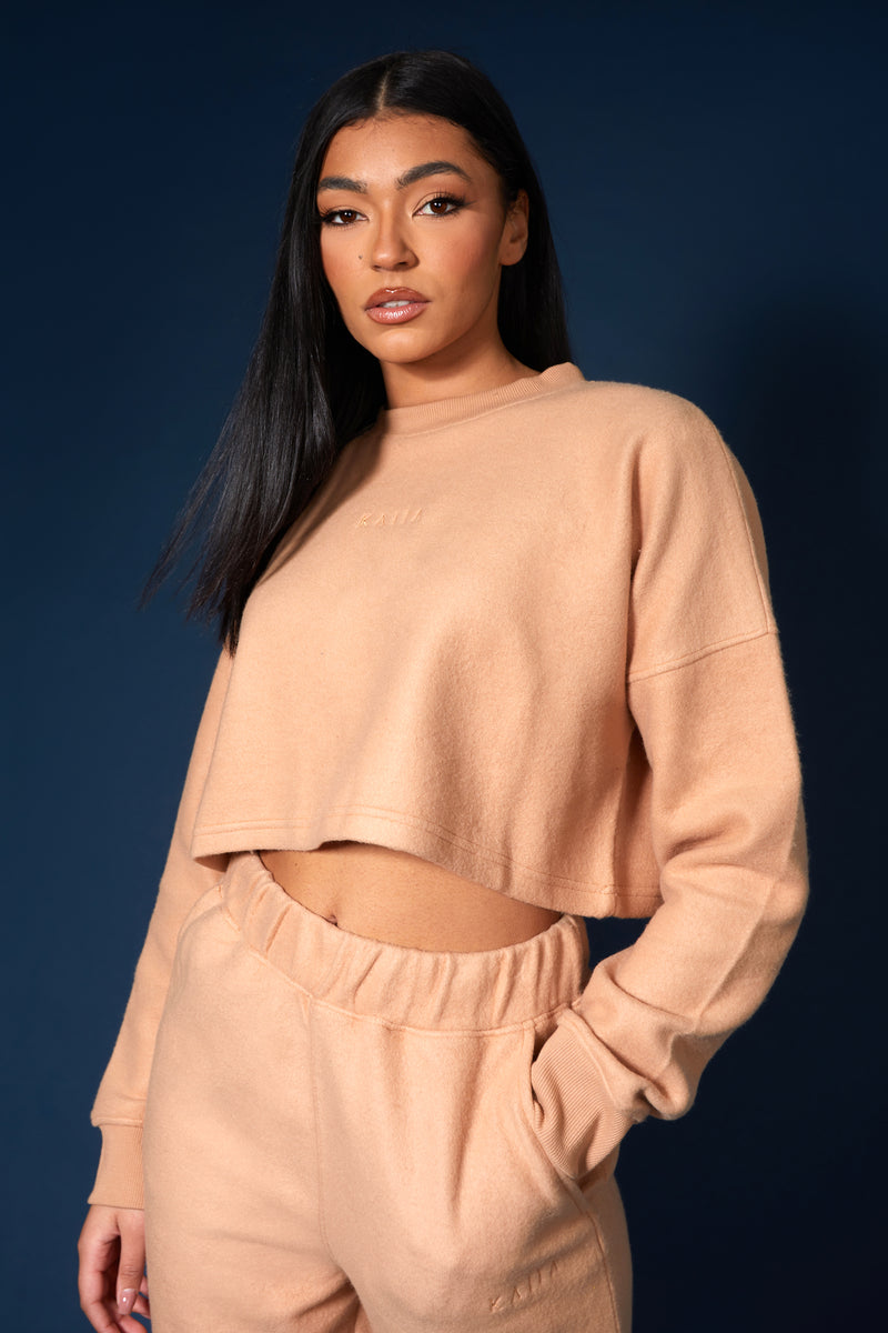 KAIIA FLUFFY CROPPED SWEATSHIRT CAMEL