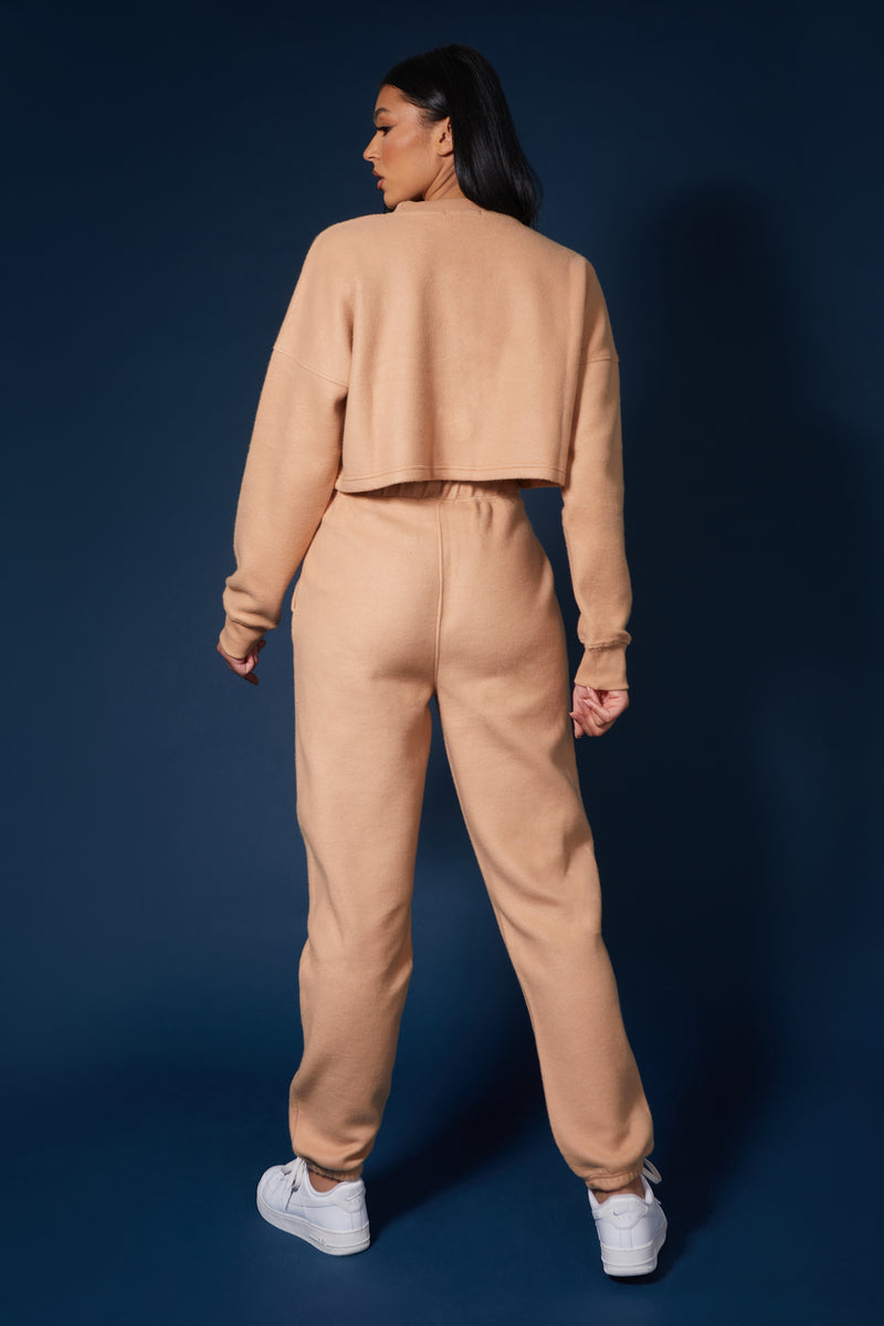 KAIIA FLUFFY CROPPED SWEATSHIRT CAMEL