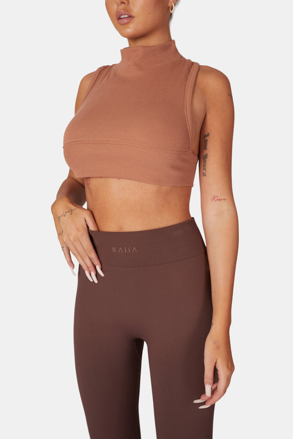 HIGH NECK RACER LOW SIDE RIB CROP TOP CINNAMON