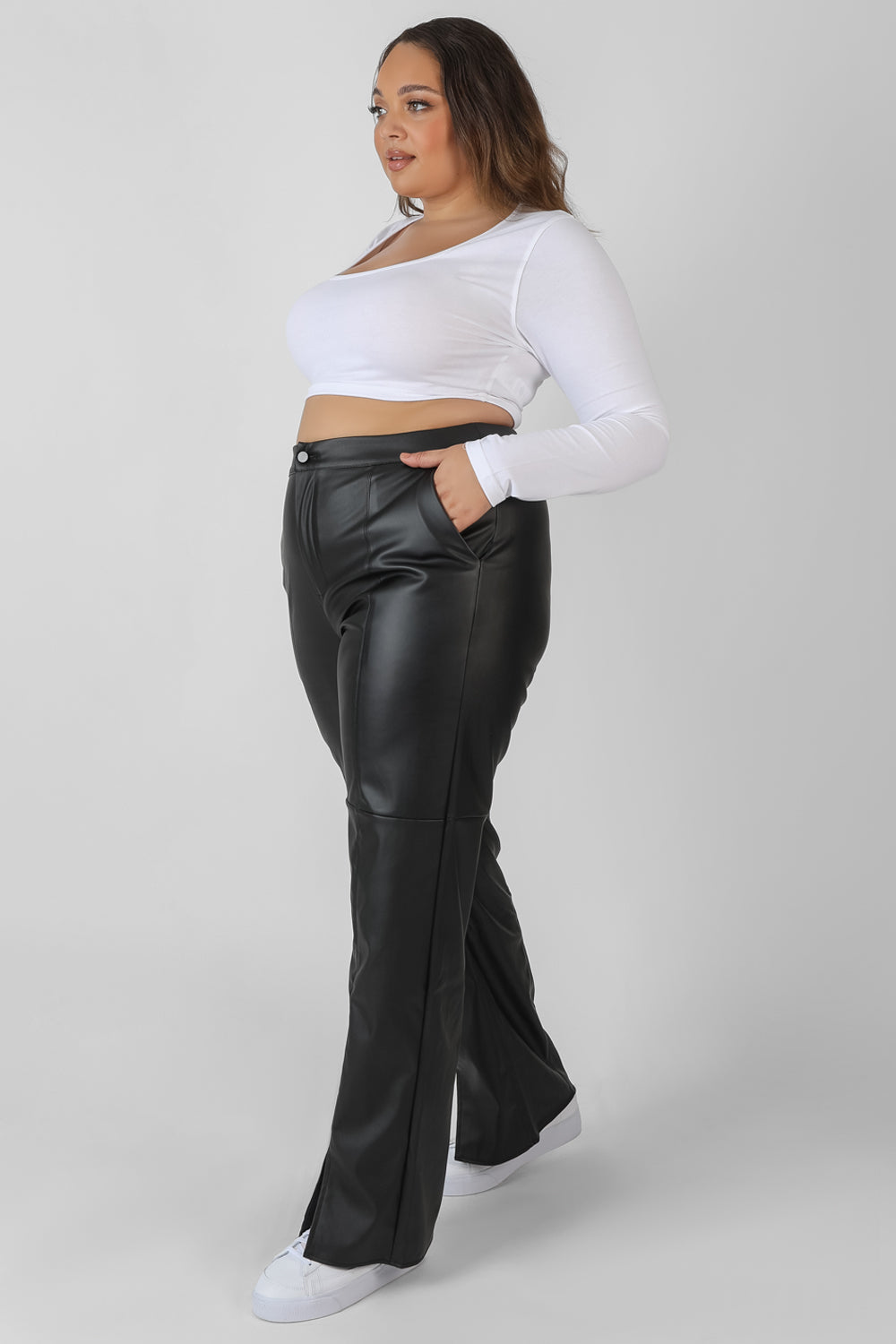 CURVE SCOOP NECK LONG SLEEVE CROP TOP WHITE