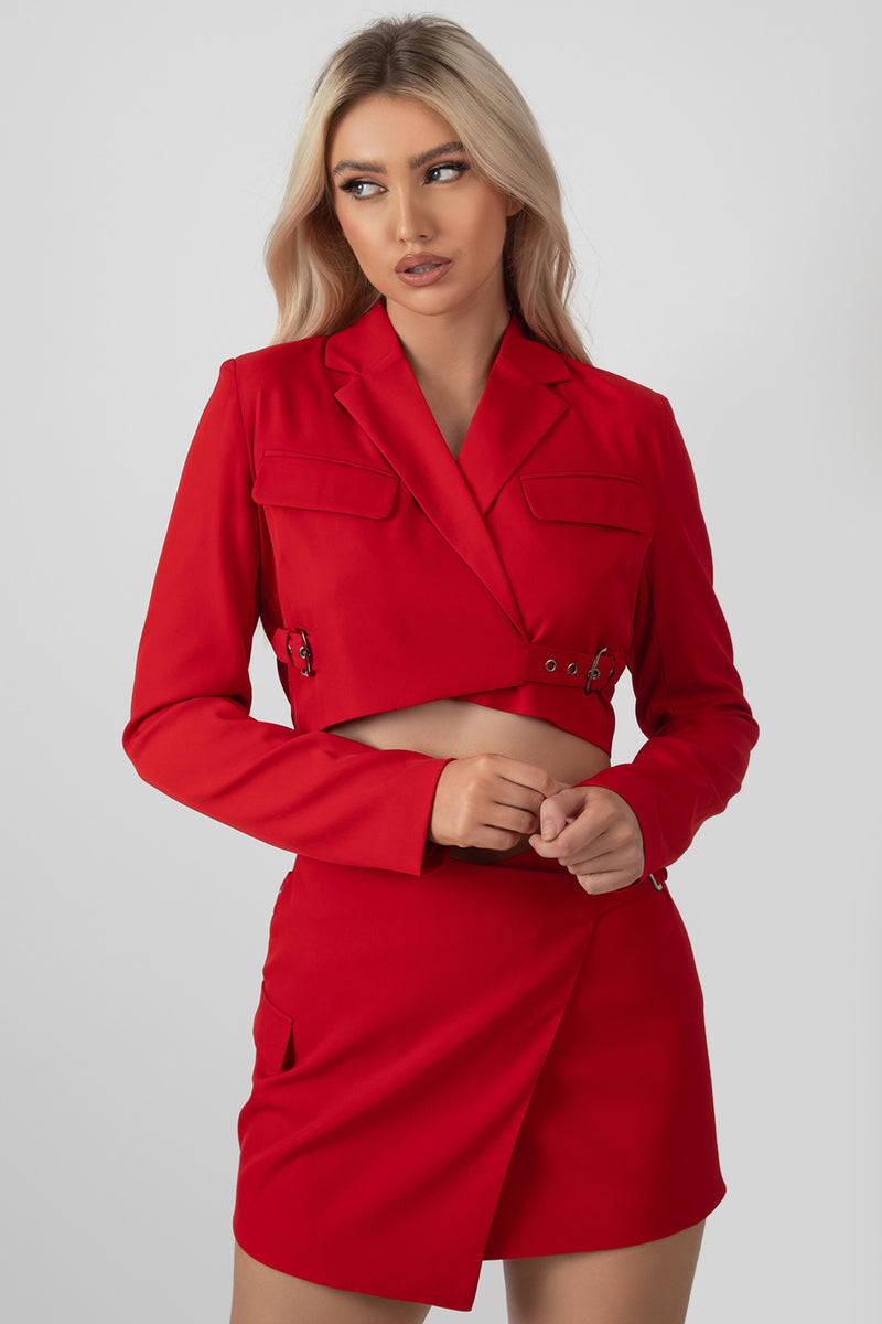 BUCKLE DETAIL CROPPED BLAZER RED