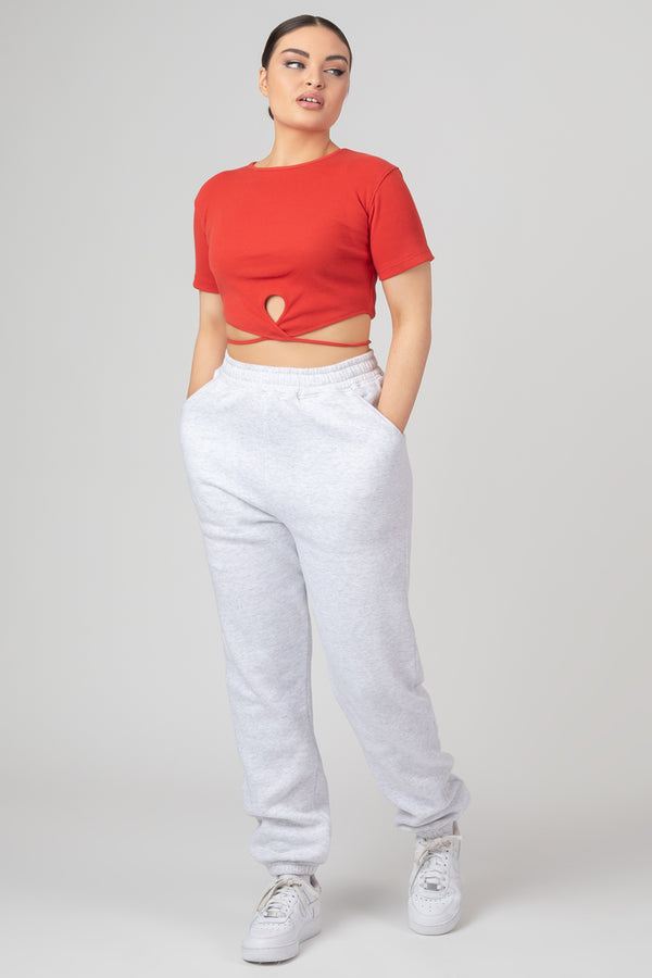 KEYHOLE WRAP CROP TOP RED