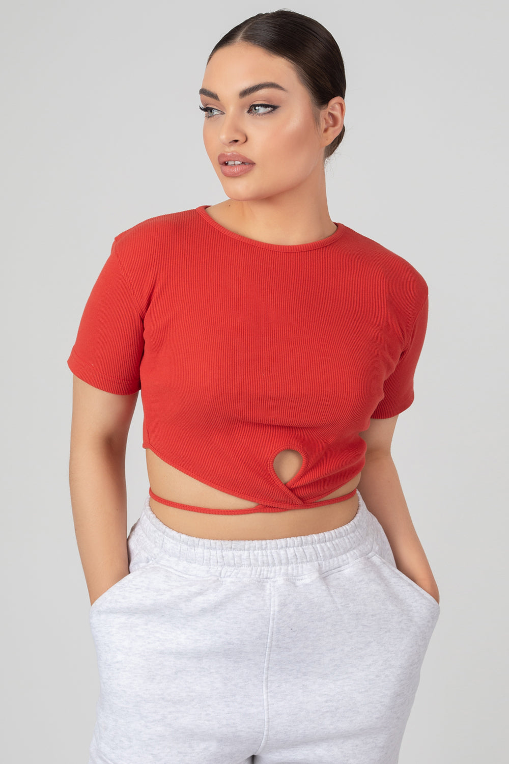 KEYHOLE WRAP CROP TOP RED