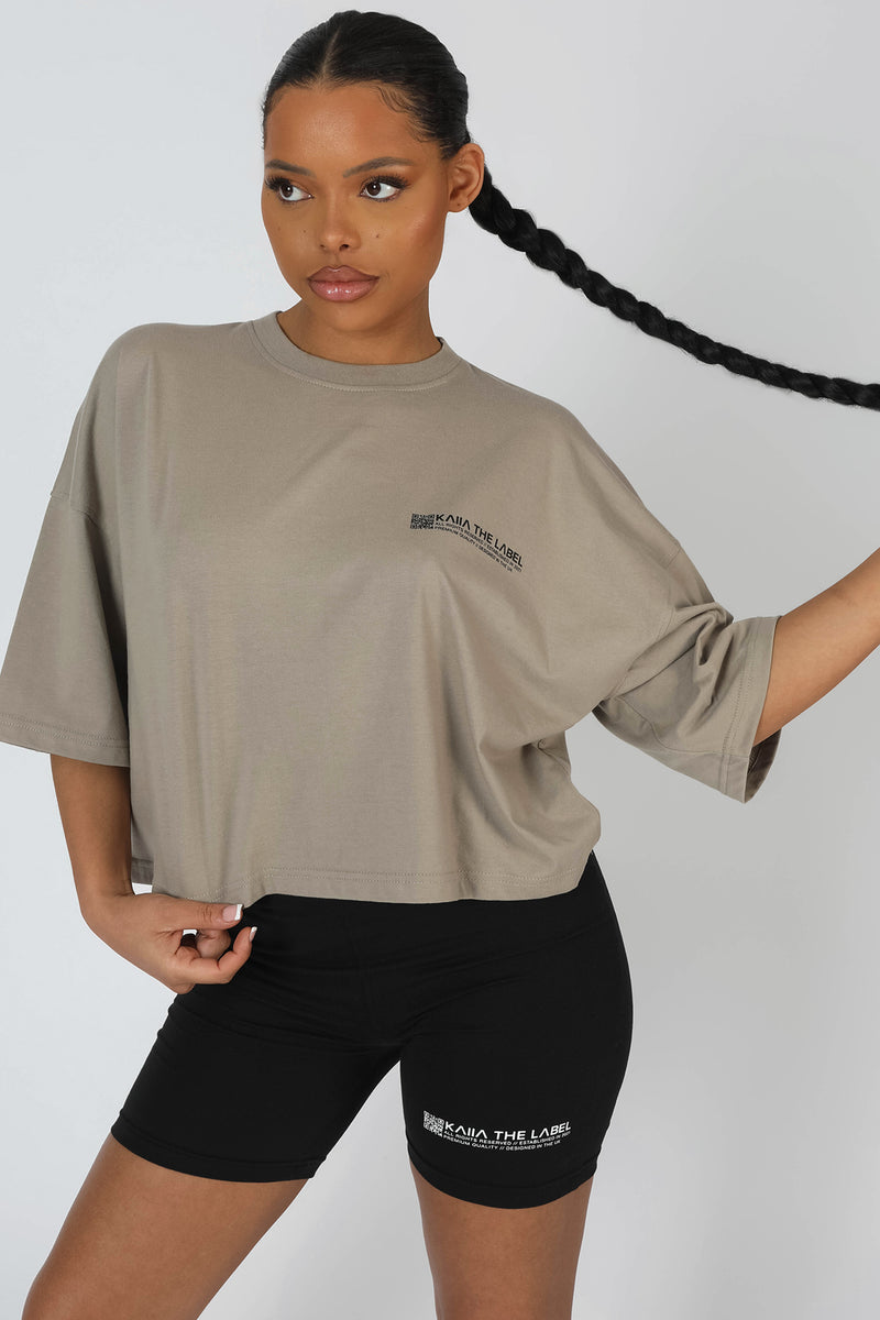 OVERSIZED FIT QR DETAIL CROPPED T-SHIRT ELM