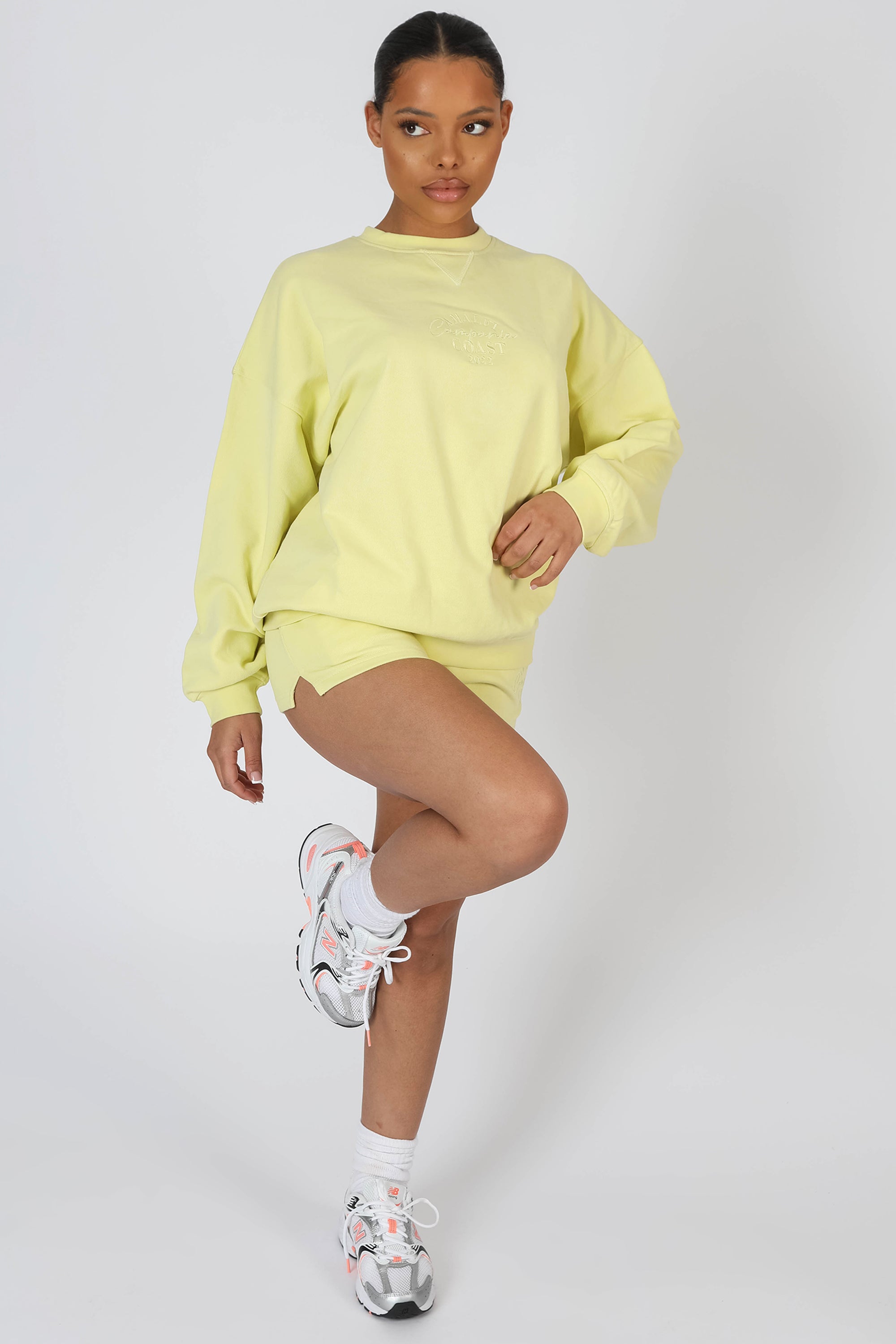 AMALFI COAST EMBROIDERED OVERSIZED SWEATSHIRT LEMON