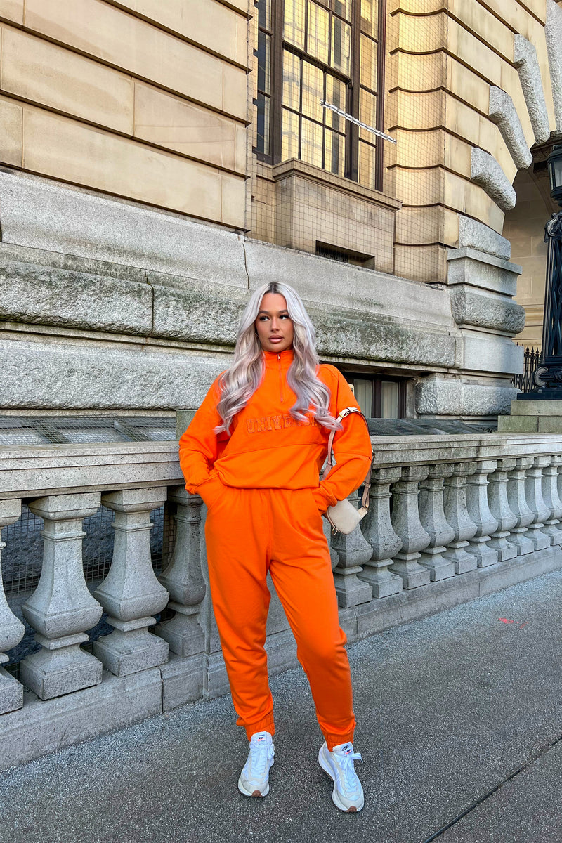 Orange on sale joggers outfit