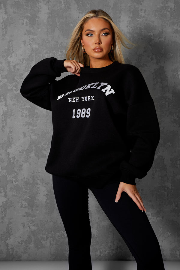 BROOKLYN SLOGAN OVERSIZED SWEATSHIRT BLACK